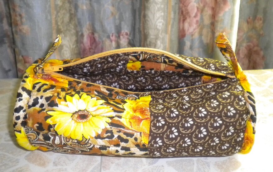 Косметичка в лоскутной технике.