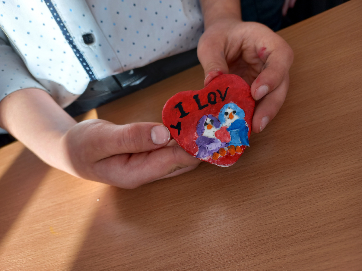 Не знала, что добавить, поэтому вот вам валентинка из солёного теста😊