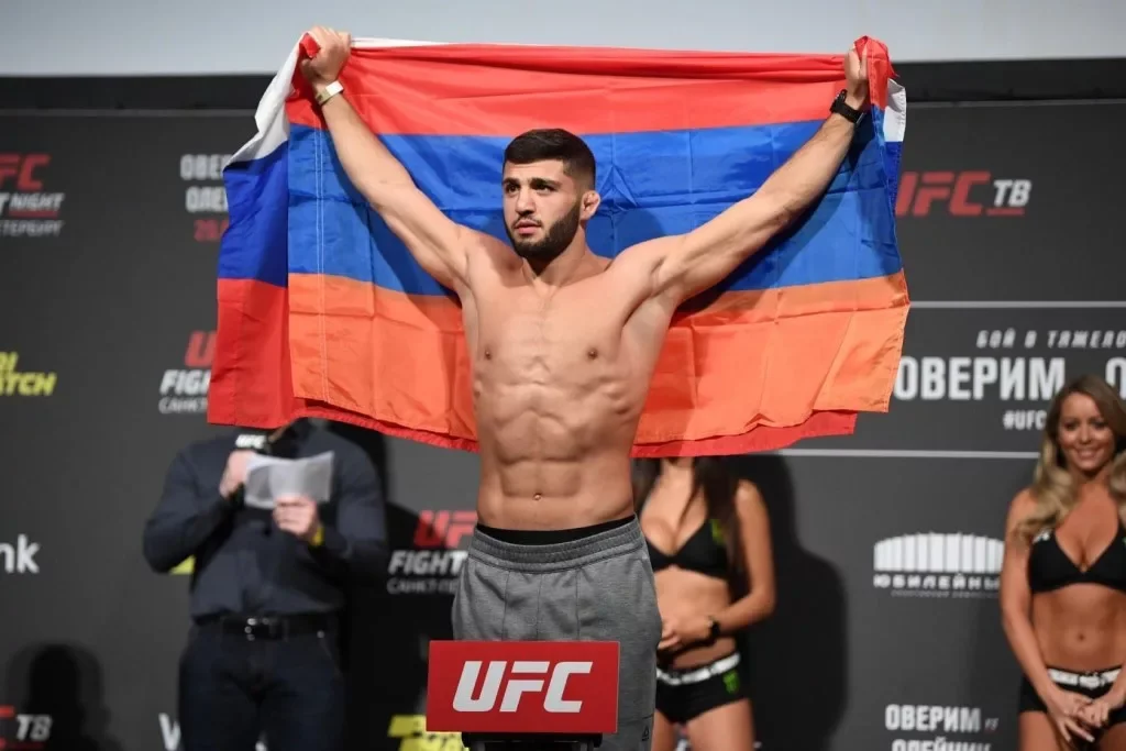 Arman carukyan. UFC бойцы Царукян.