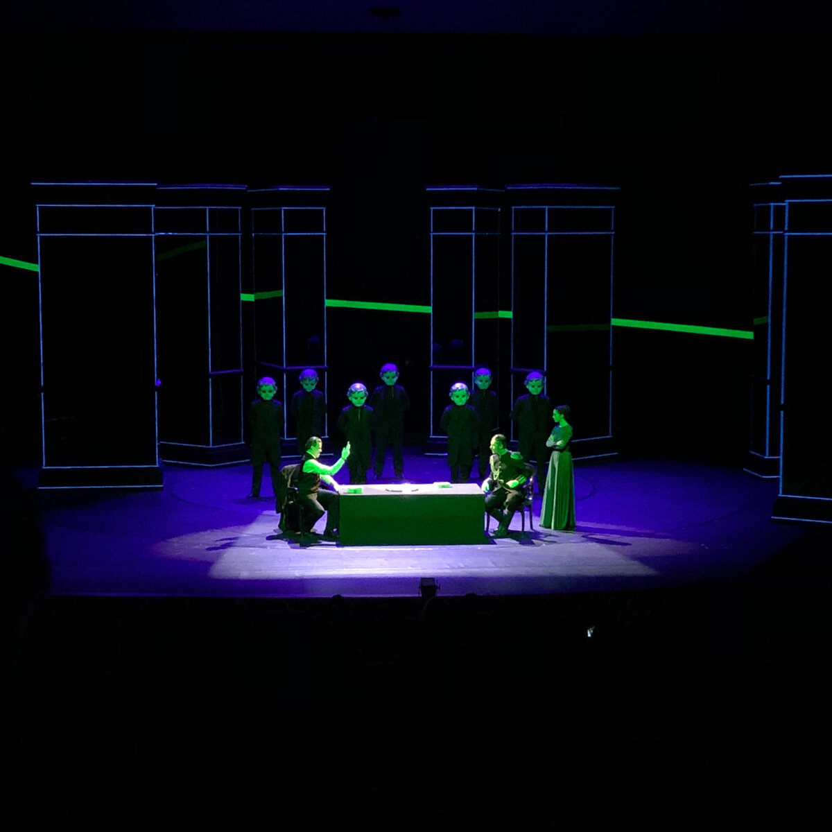 Новый худрук Театра сатиры Сергей Газаров с большим интересом принял предложение режиссера и хореографа Сергея Землянского поставить пластическую драму «Маскарад». 