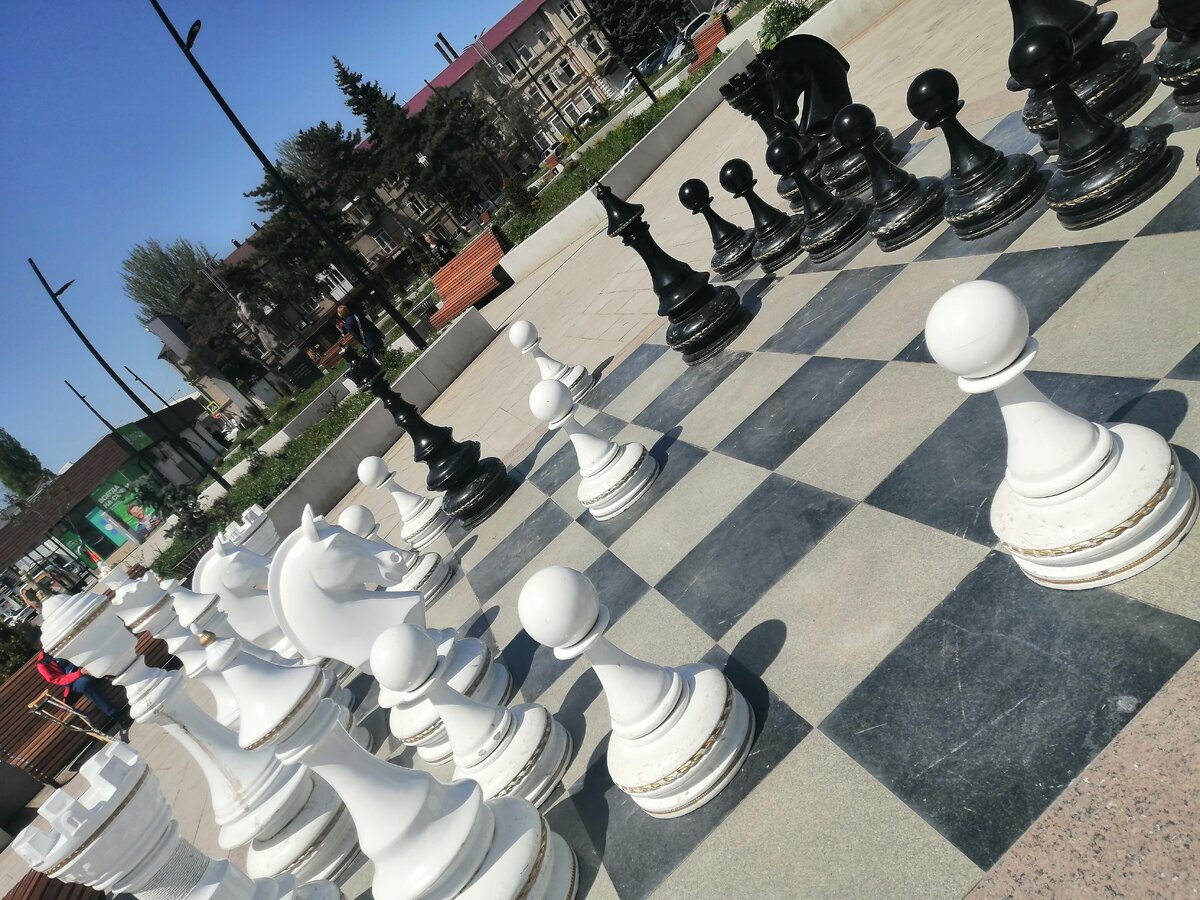 Площадь у вокзала в Минеральных Водах