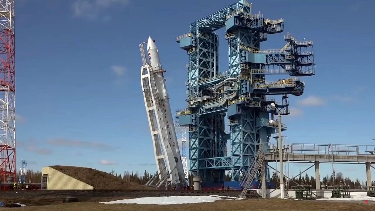 Подготовка к запуску ракеты-носителя «Ангара-1.2» с космодрома Плесецк, 29 апреля, скриншот с видео Roscosmos Media