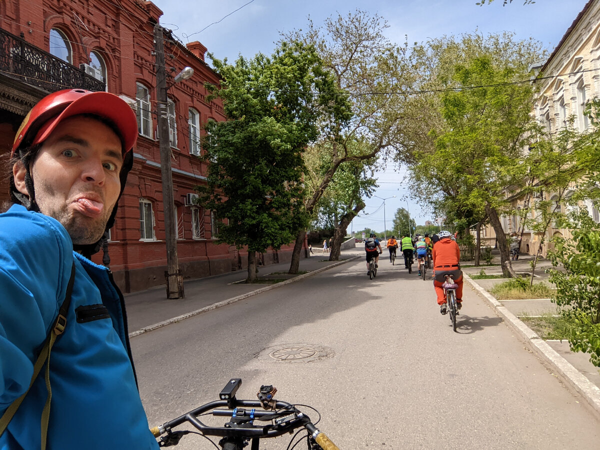 По Астрахани на велосипеде.