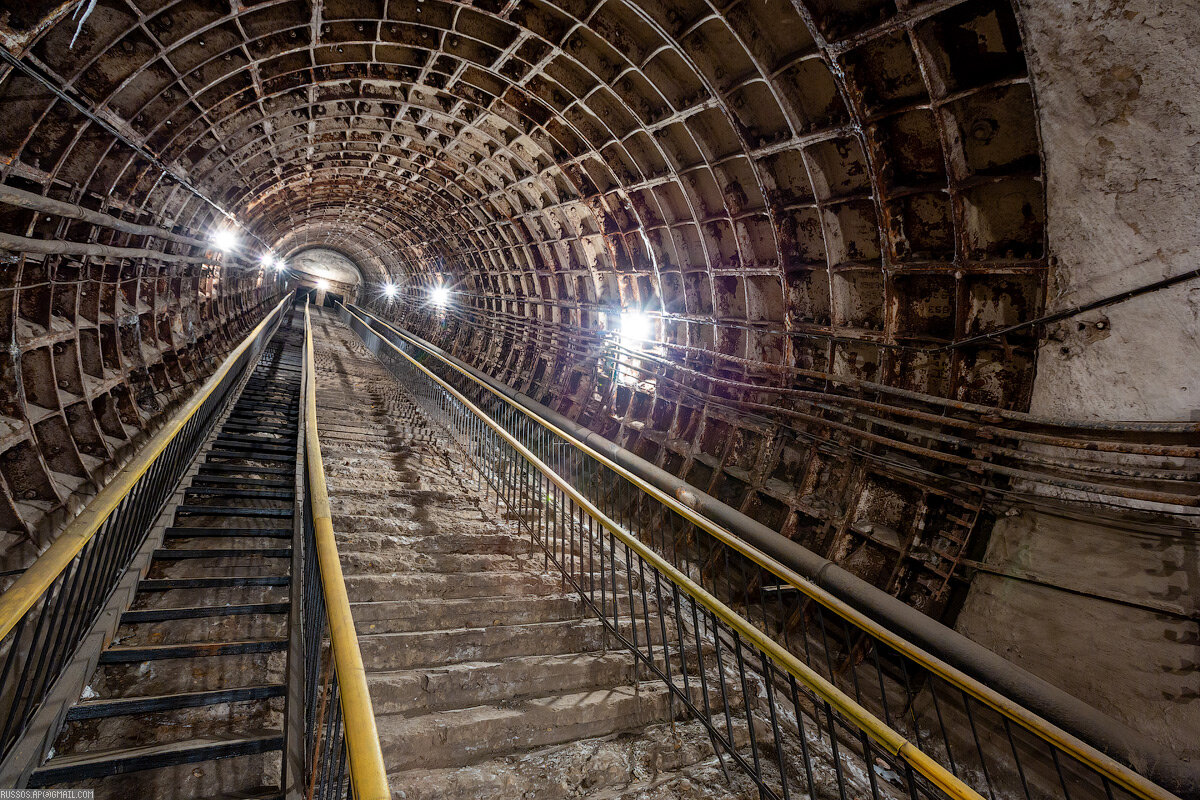 первая станция метро в мире