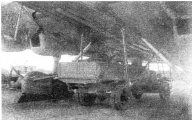 Грузовик ГАЗ-АА на внешней подвеске бомбардировщика ТБ-3