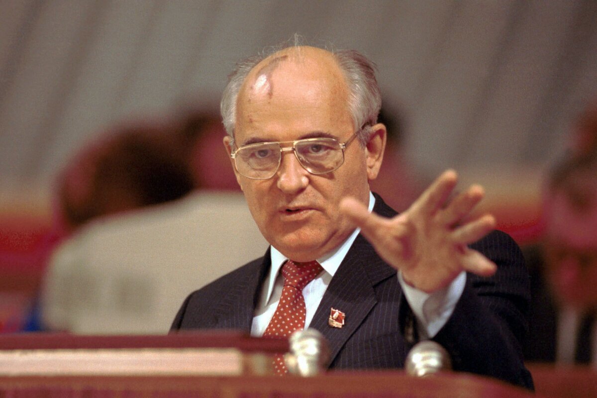 М.С.Горбачёв - последний Генеральный секретарь ЦК КПСС.