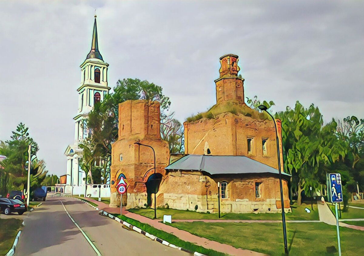 Покровская церковь. На втором плане - Николаевская колокольня. Фото автора. 