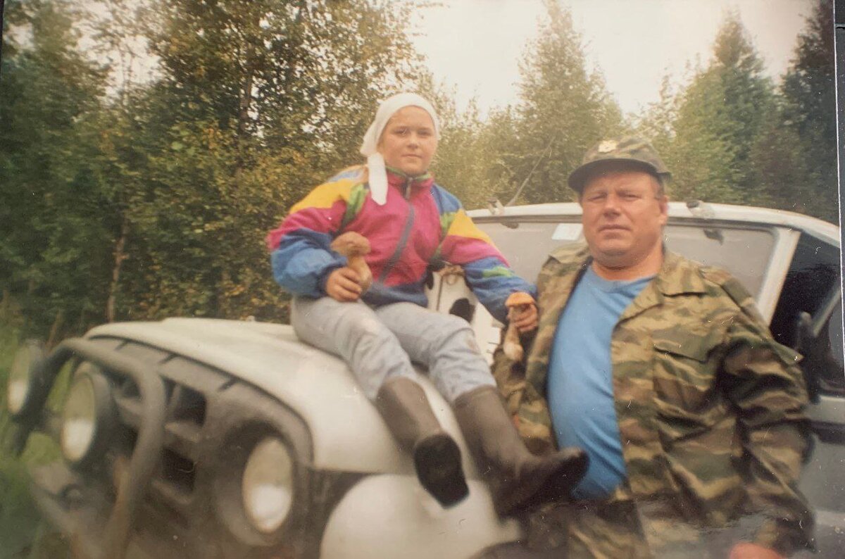 Таня с папой и тот самый уазик
