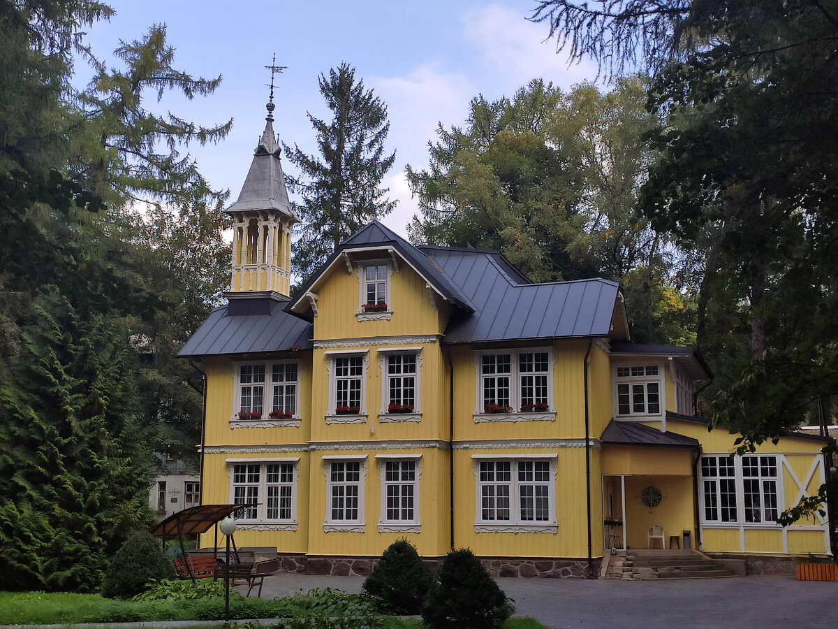 Вилла "Бергшлосс", начало ХХ века. Сейчас жилой дом