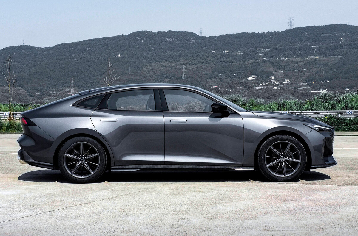    Речь идёт не об официальных поставках от производителя, а о возможном параллельном импорте. Впрочем, гарантия и специальные предложения могут сохраниться.