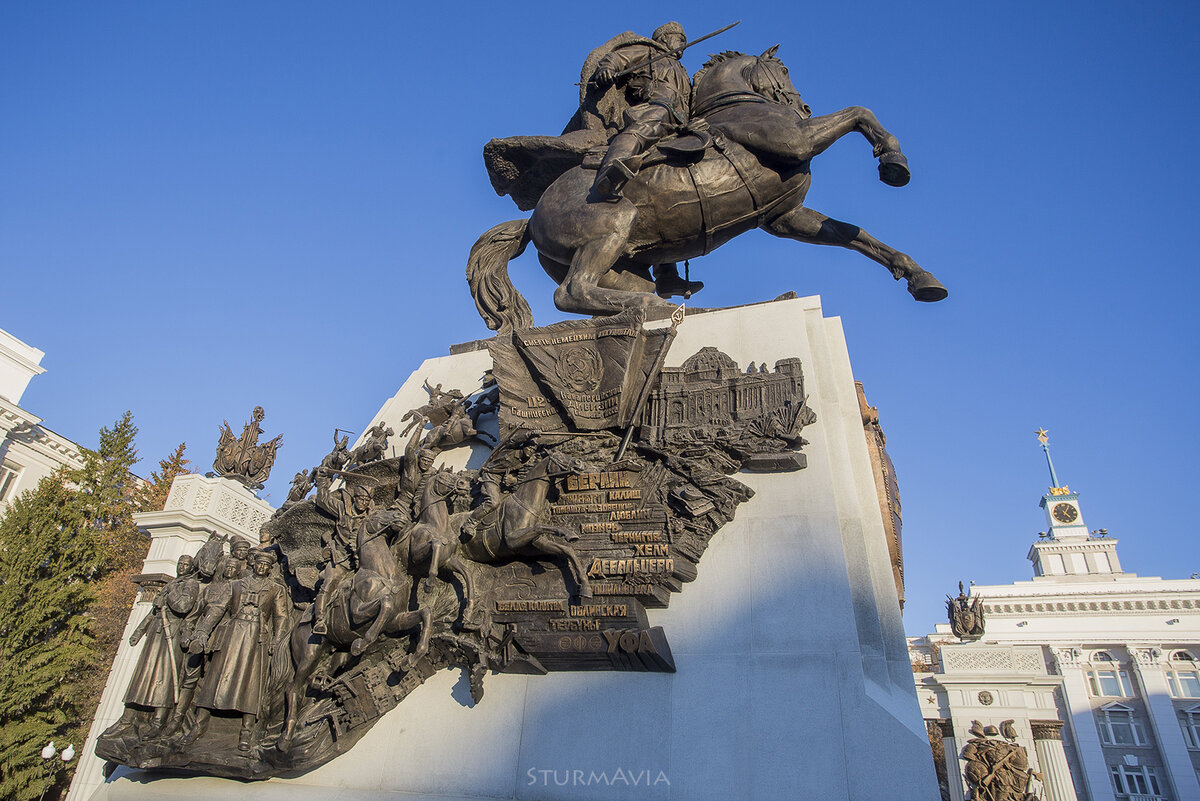 памятник шаймуратову в уфе на советской площади