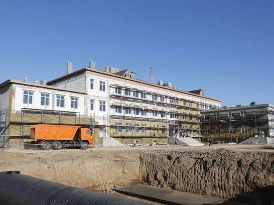     Стало известно, когда в регионе сдадут школу- долгострой / astrobl.ru