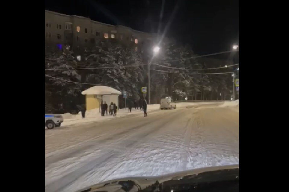     В паблике отметили, что одного северянина ранили в ногу, а другого в живот. Фото: vk.com/kandaone