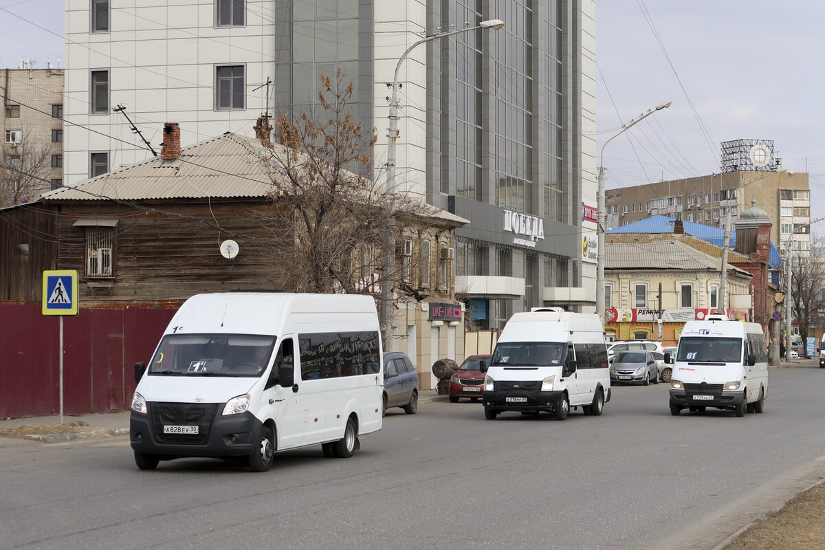 Типичный астраханский транспорт.