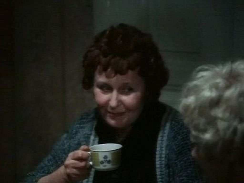 Зинаида Николаевна (Галина Инютина)