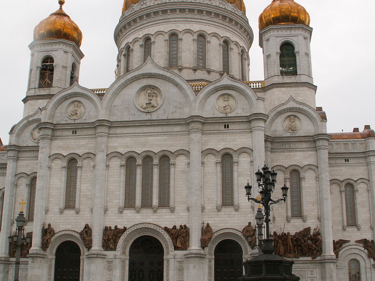 Может быть бассейн 