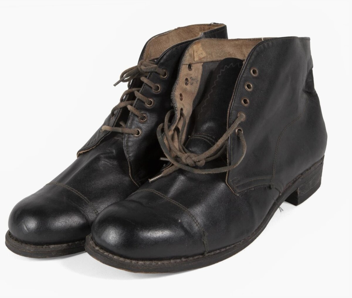 Источник: Julien's Auctions 