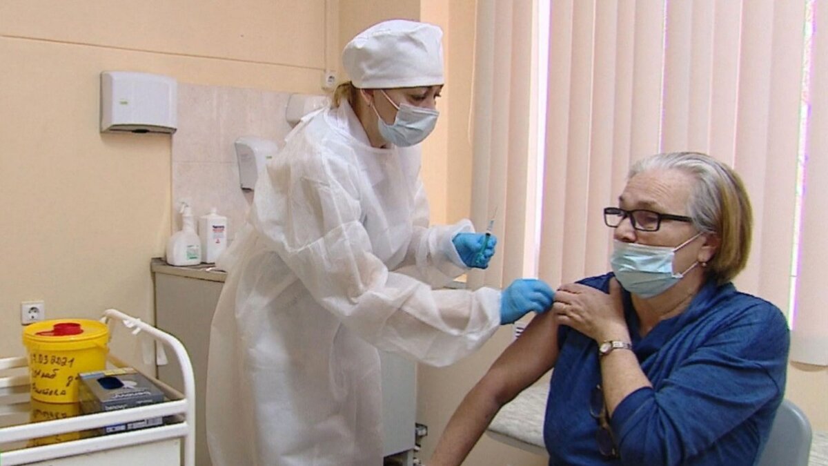 В России вакцинация одёт на добровольной основе, доказывая свою эффективность.