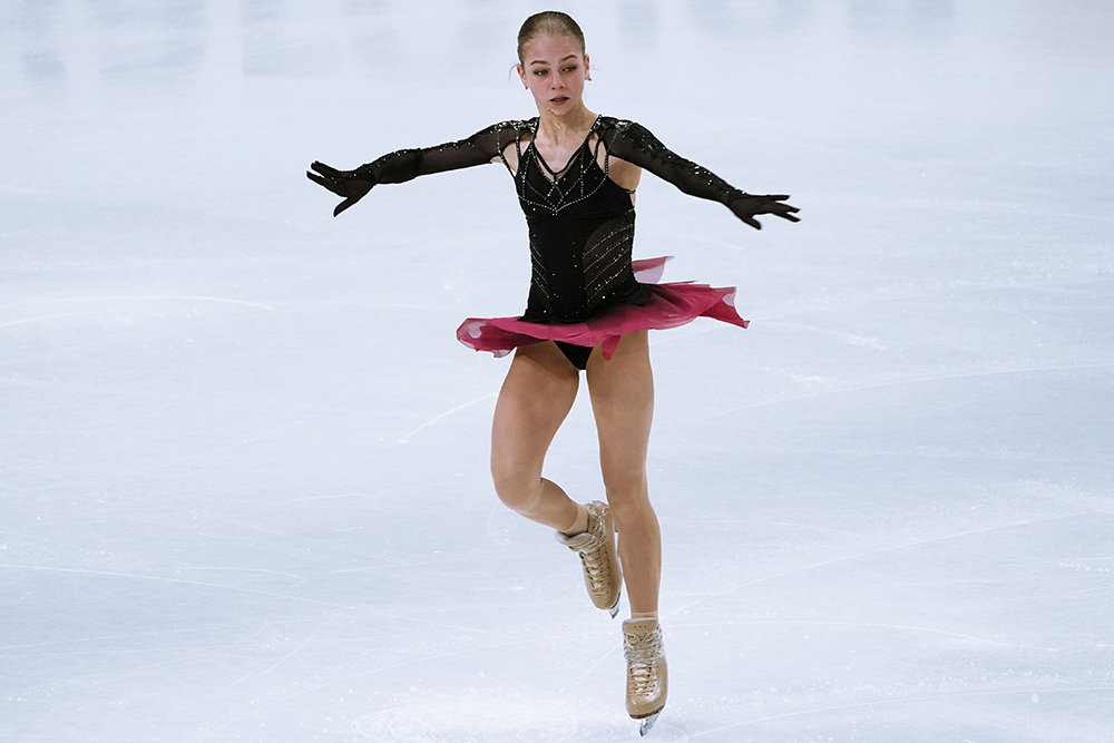 Фигурное катание женщины чемпионат. Александра Трусова Российская фигуристка. Александра Трусова фигуристка ЧМ 2021. Александра Трусова фигуристка 2021. Фигуристы Саша Трусова 2021.