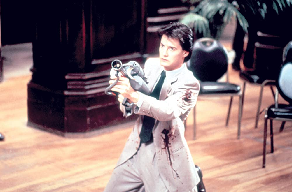 Кадр из фильма The Hidden. Режиссер: Джек Шолдер. Оператор: Жак Эткин. Производство: Heron Communications, Mega Entertainment, New Line Cinema