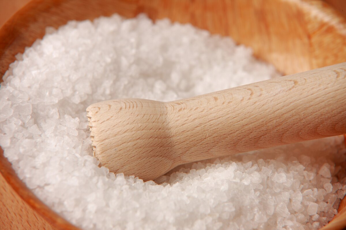 Соль в быту. 10 ситуаций кода поможет соль