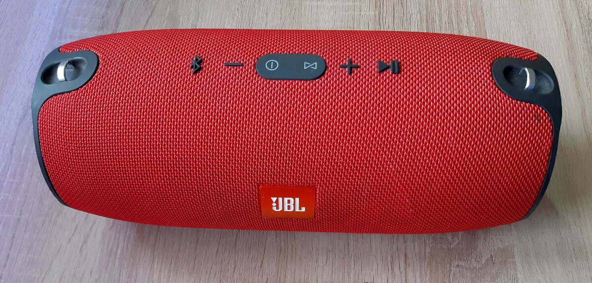 Музыкальная колонка JBL Xtreme.