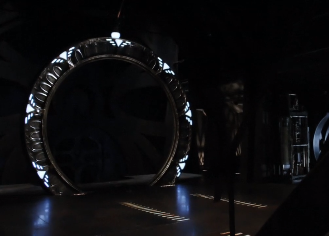 обработанный скриншот из сериала Звездные врата: Вселенная.