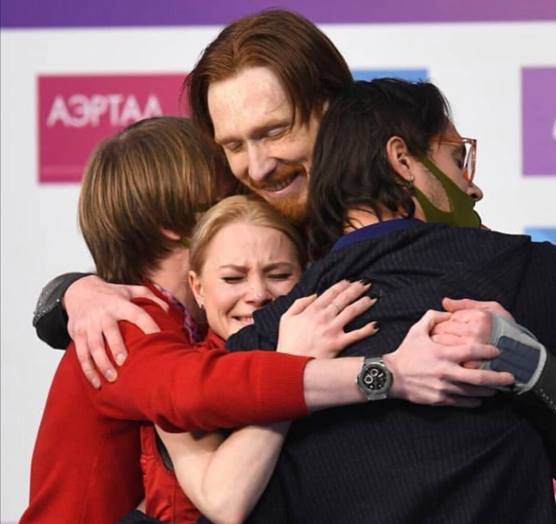 Я очень желаю этой команде испытать самые прекрасные эмоции на Олимпиаде. И безумно рада тому, что именно Сергей Воронов стал частью тренерского штаба пары Тарасова - Морозов. Трёхкратные чемпионы России обязательно возьмут своё на самых крупных стартах. 