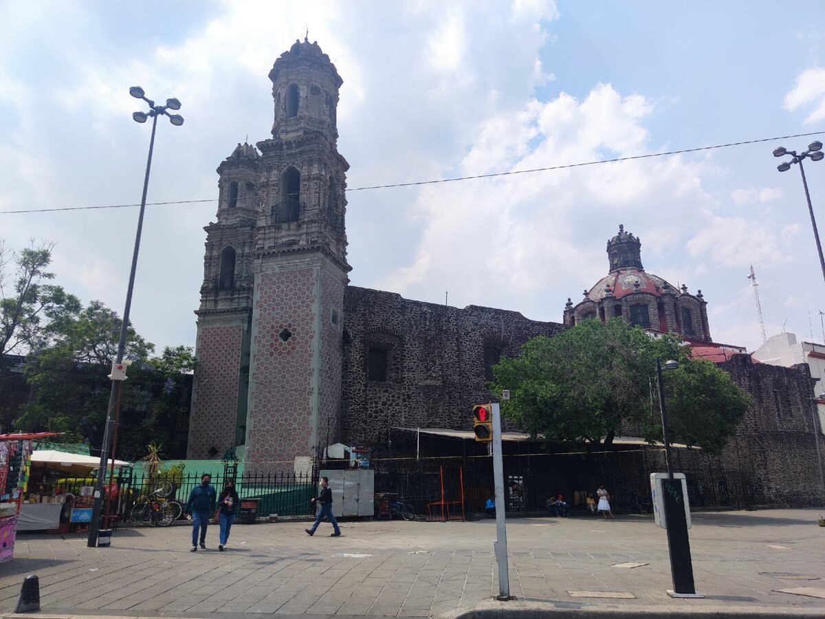 Католическая церковь Сан Иполито