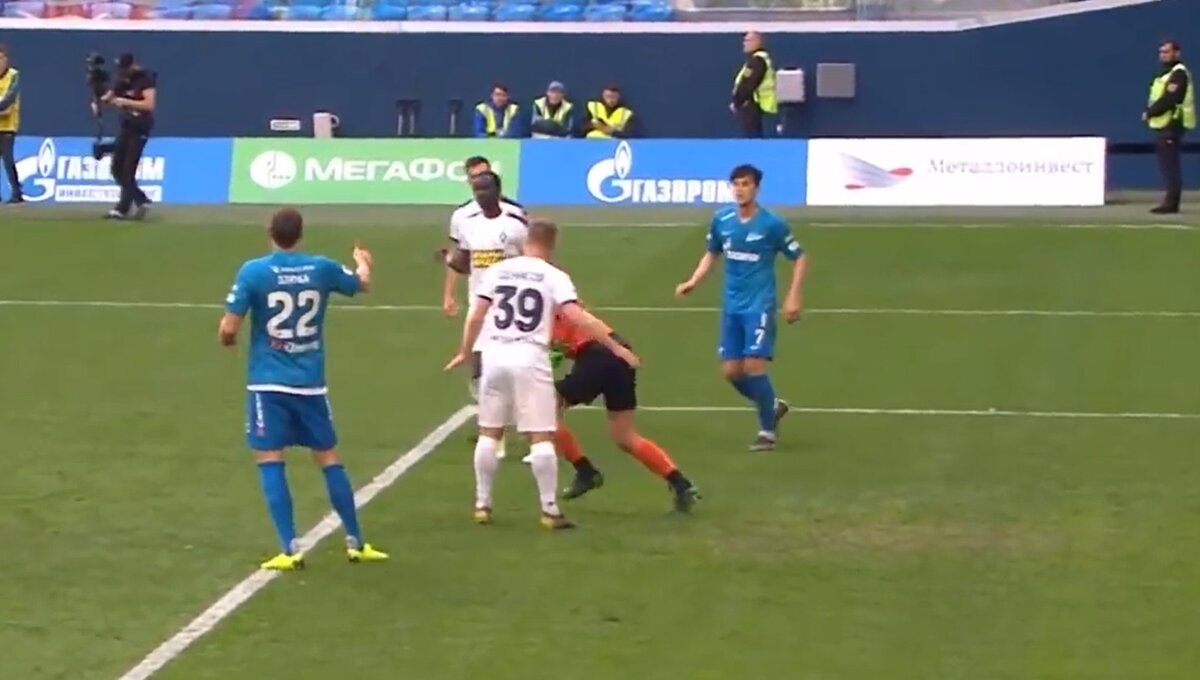 Азмун в матче с Крыльями Советов