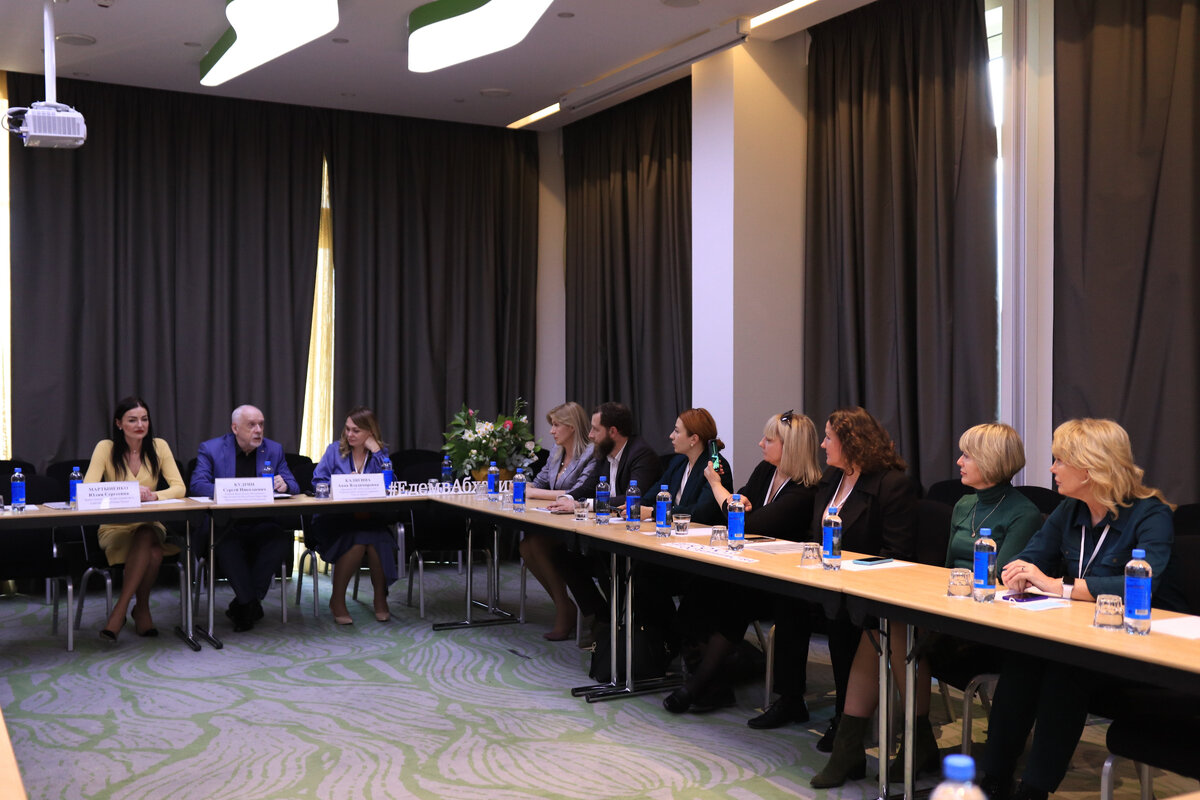 Круглый стол «Состояние и перспективы развития двустороннего сотрудничества Республики Крым и Республики Абхазия» // Туристический портал Республики Крым, Алексей Цесельский 