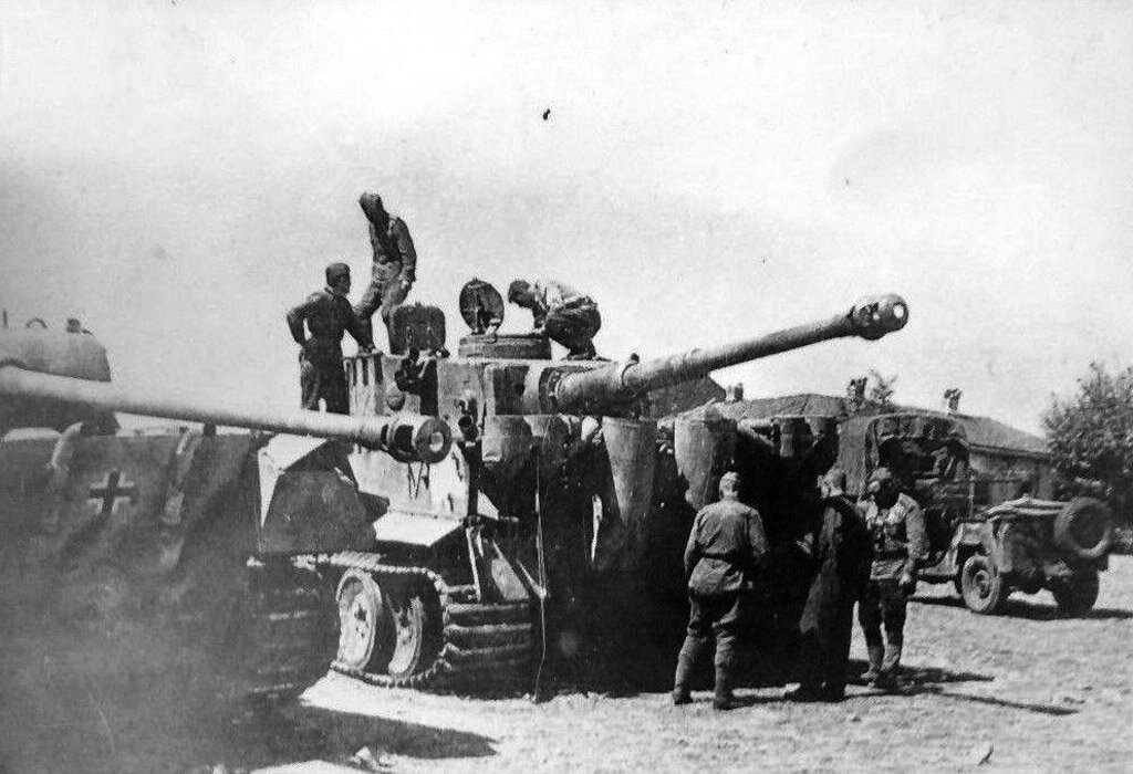 Чем закончился первый бой трофейного танка "Тигр" зимой 44-го? И почему ...