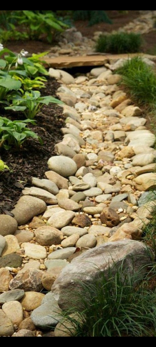 Сухой ручей на участках