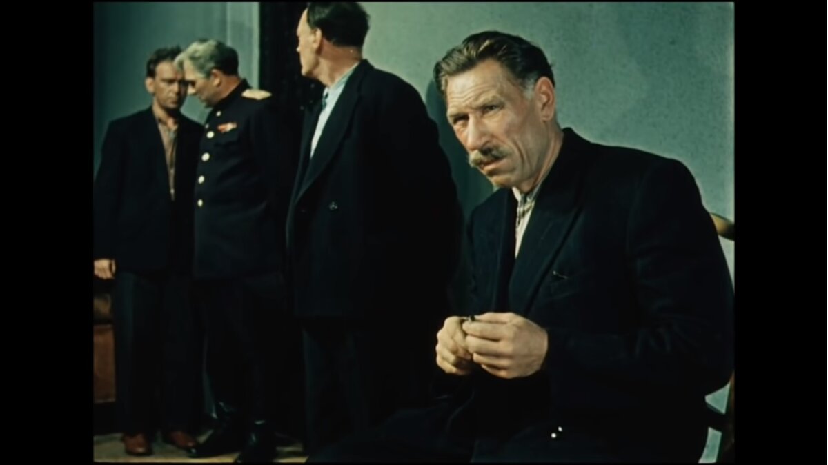 Аркадий Трусов в фильме "Дело Румянцева". Кадр из фильма.