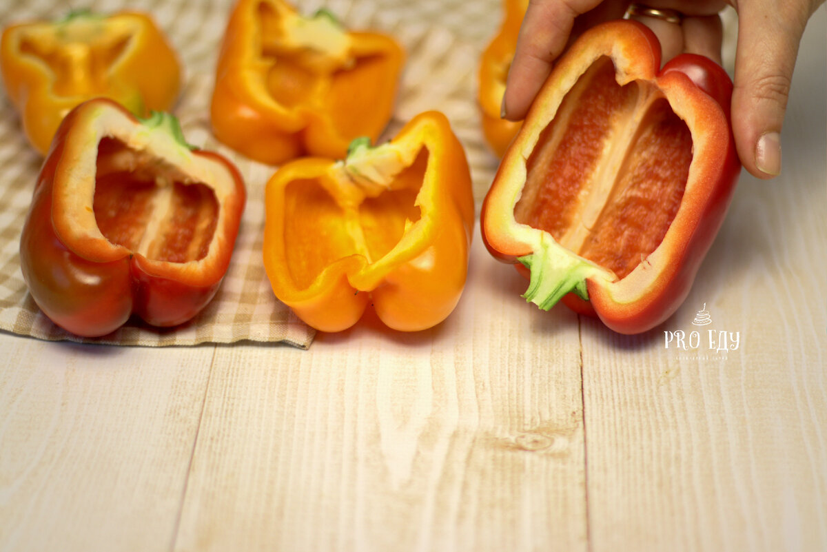 Вариант нарезания грейпфрутов для кальяна. Перец чили эротические. Добавь немного перца. Любовь и немного перца постер. Болезни перцев в картинках.