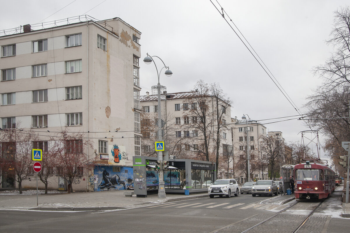 Вид на «дома-гребенки» со стороны улицы Ленина