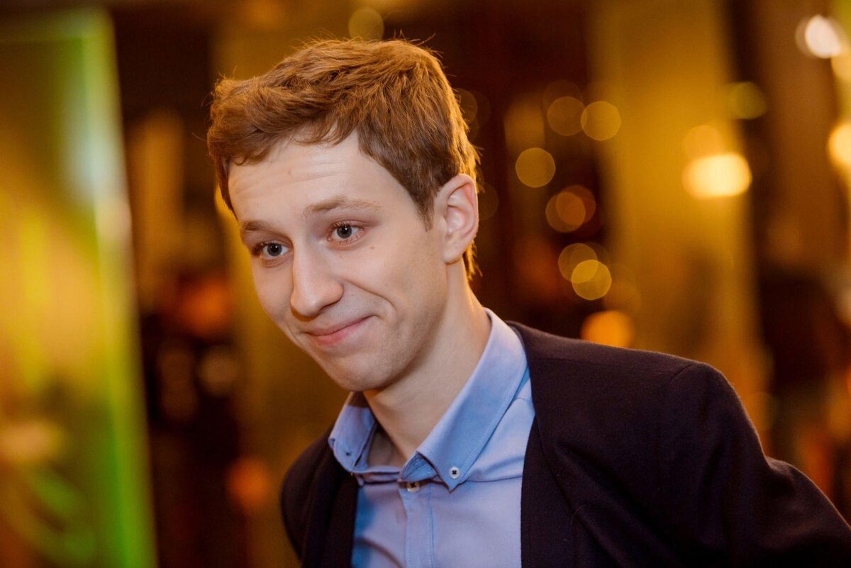 Это нам вместо Юрия Никулина. Привалило так привалило счастья-то