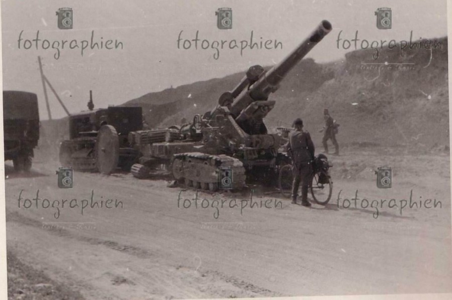 Захваченная во время транспортировки советская гаубица большой мощности Б-4