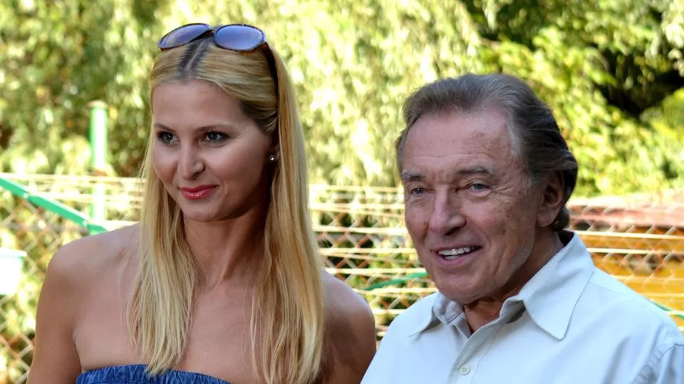 Фото 1. Карел Готт и Иванна Махачкова. Уже блондинка - все, как любит ОН.