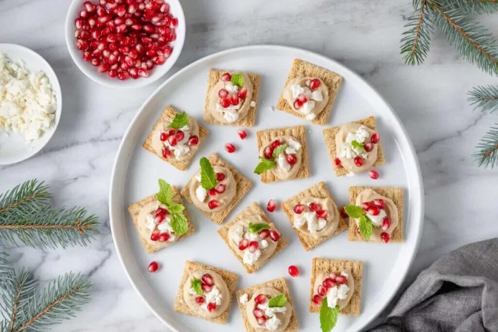 волованы буше. закуски на новый год. салат в тарталетках «новогодний сувенир». креативные закуски на новый год. закуски канапе.
