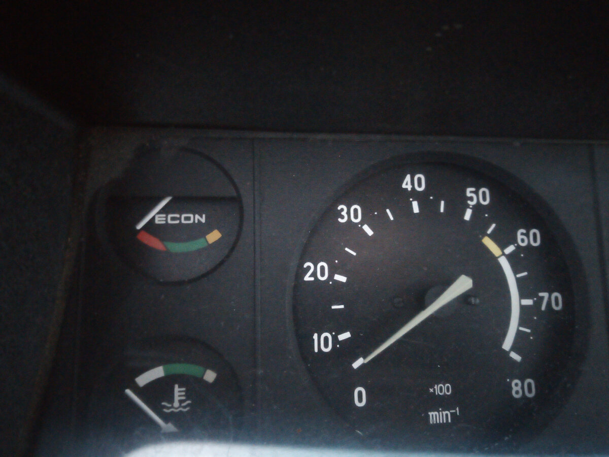 Приборная панель ВАЗ 2107 с эконометром