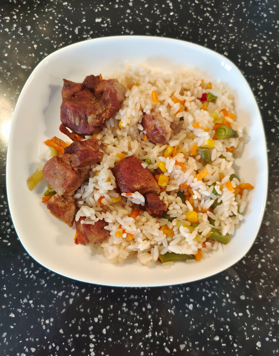 Филе индейки с рисом в духовке — вкусное и ароматное блюдо