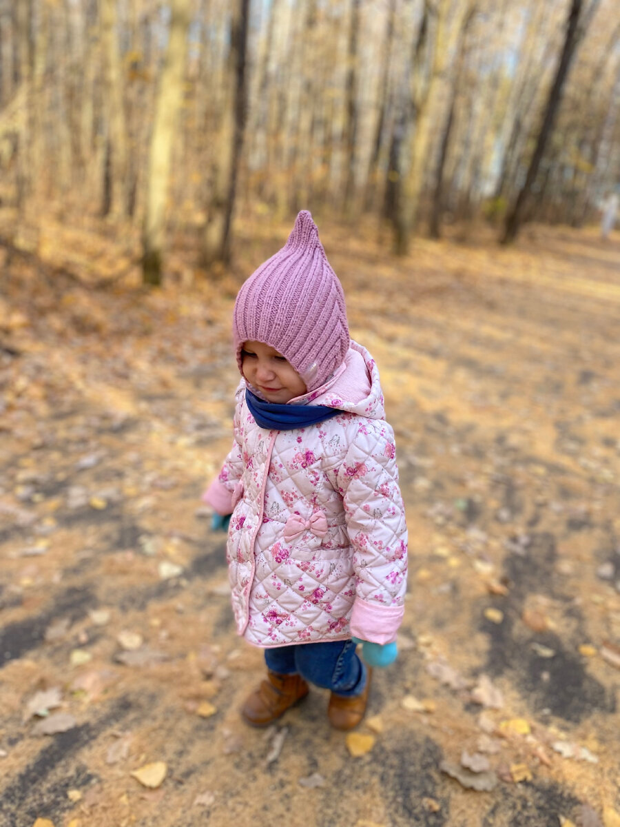 У моей кулёмы это любимая шапка. Наверное, потому что розовая 😅