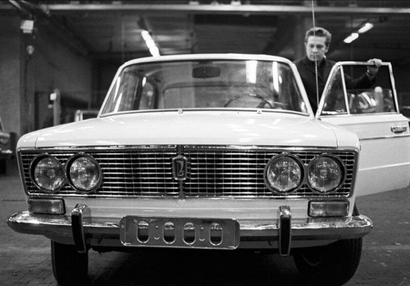 ВАЗ-2103. фото завода производителя.