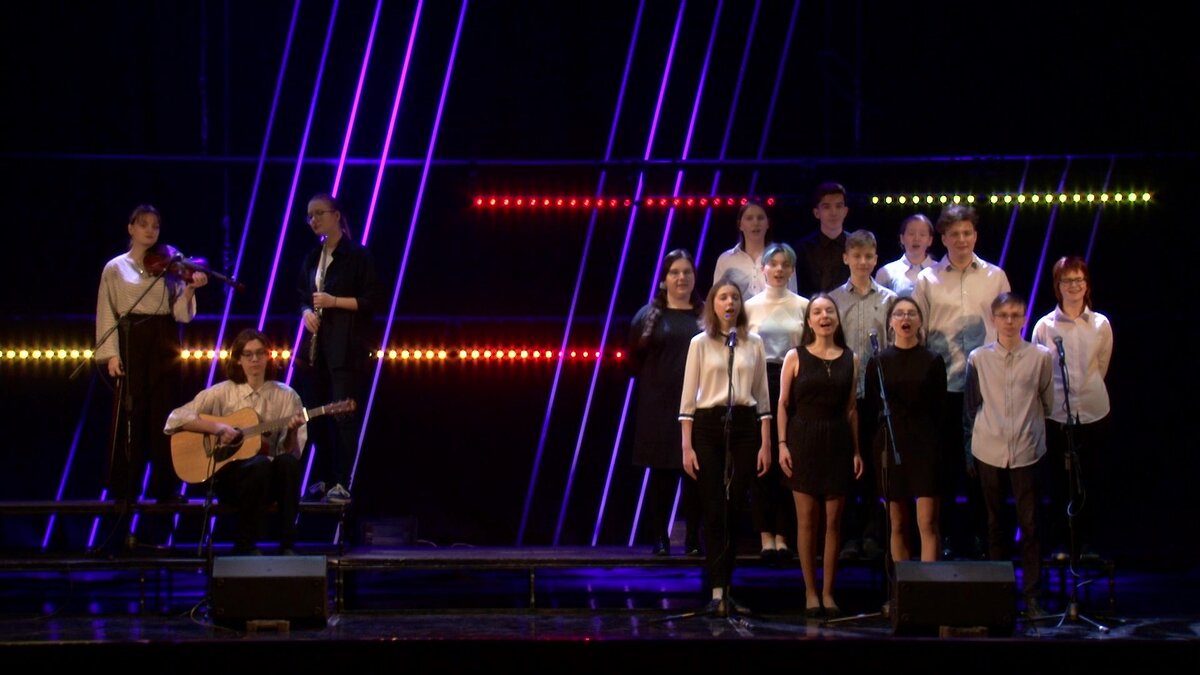 А это они же, но уже с прекрасными музыкантами