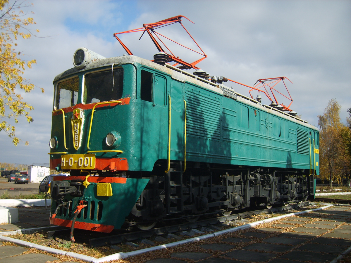 Электровоз-памятник НО-001