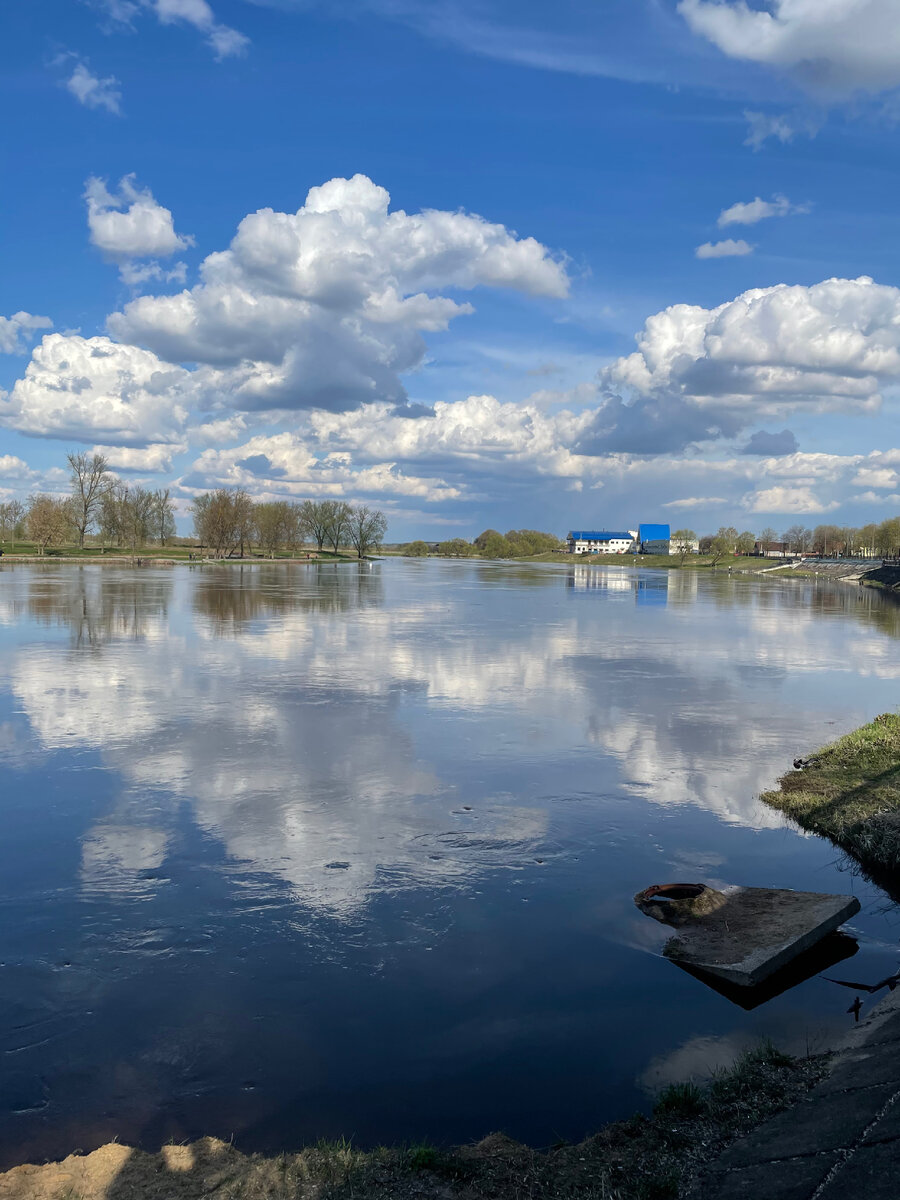 Красота природы- река, облака, ценность