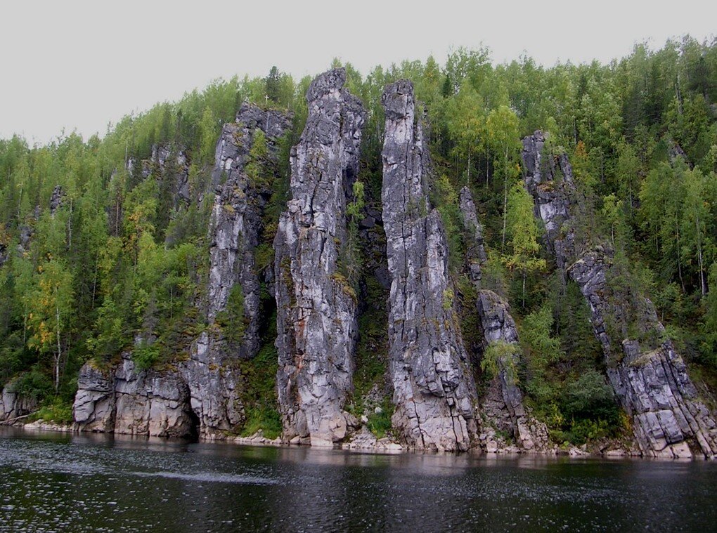 На природе в коми. Заповедник Илычский Печора. Печора Ильменский заповедник. Скалы Республика Коми. Печора Ильичевский заповедник.