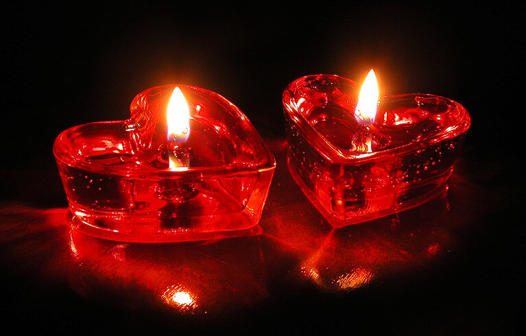 Свеча слева - 1 вариант; свеча справа - 2 вариант.