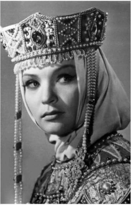 Речной жумчуг - обязательный атрибут женского презентабельного головного убора на Руси